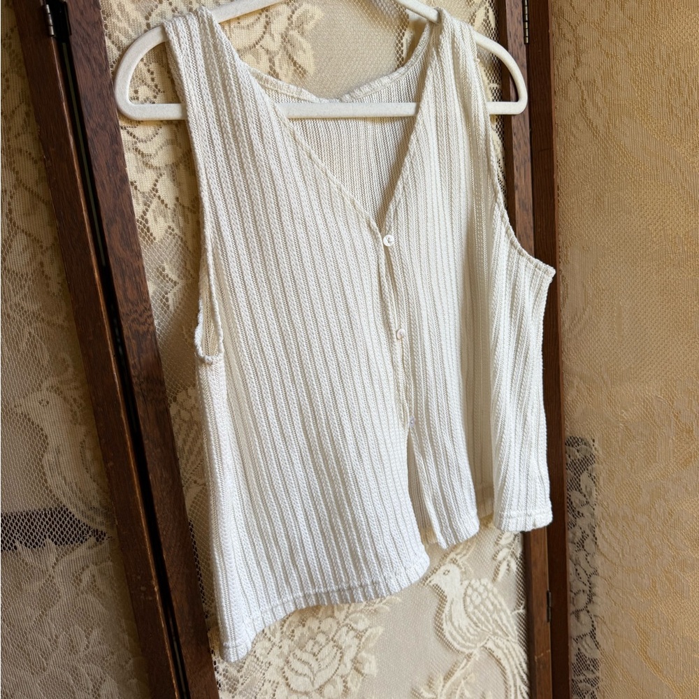 Sleeveless White Ribbed Top